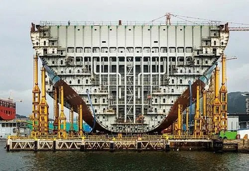 海运轮船舱内集装箱的系固规范